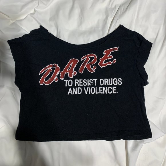 D.A.R.E. Off-the-Shoulder Crop-top size S-M - Picture 1 of 2